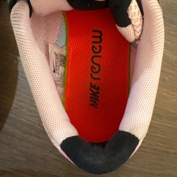 Nike Renew Running Shoes Sneakers for Women Size US 6.5 Pink Foam - Picture 11 of 17